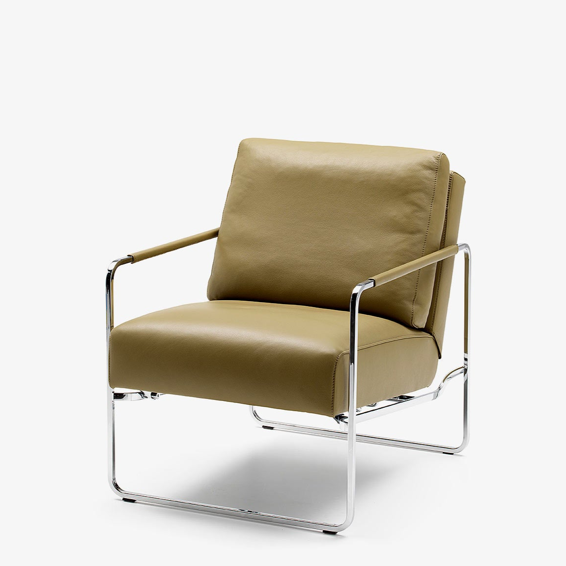 Beiger Ledersessel mit Metallgestell von Frank Sitzmöbel FSM, ideal für stilvolle Einrichtungen.
