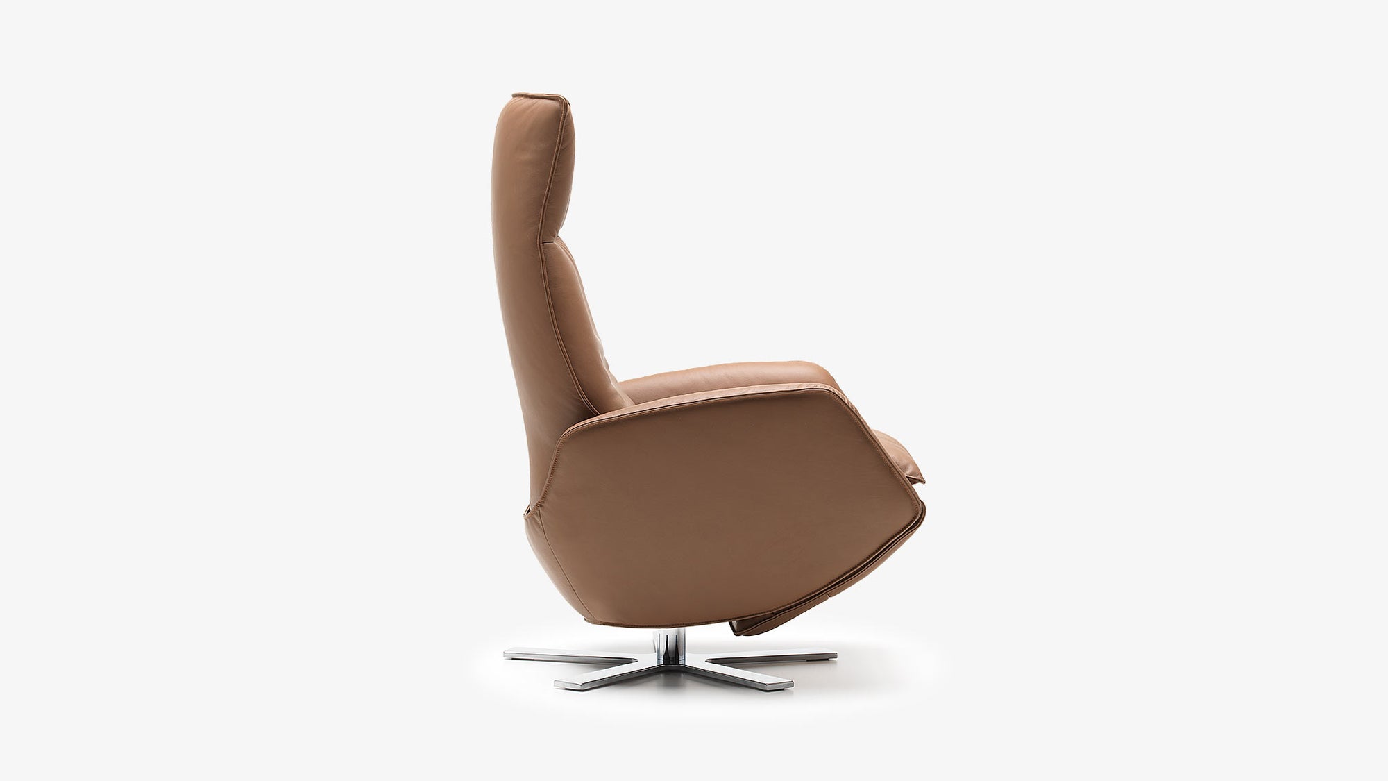 Brauner Ledersessel mit Drehfunktion von Frank Sitzmobel Fsm, ideal für stilvolle Wohnzimmer.
