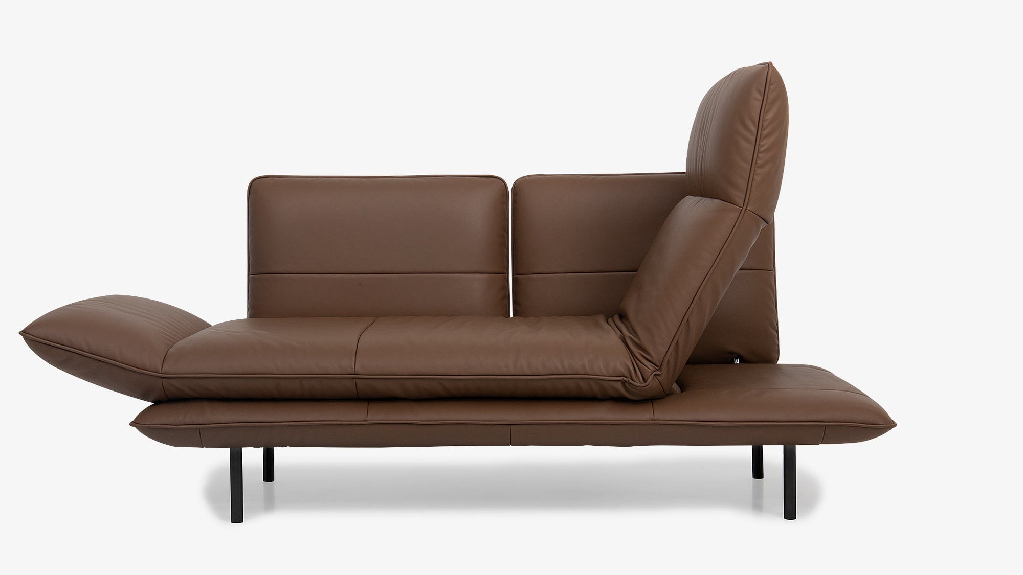 Braunes Ledersofa von Frank Sitzmobel Fsm mit verstellbarer Rückenlehne und Kopfstütze.