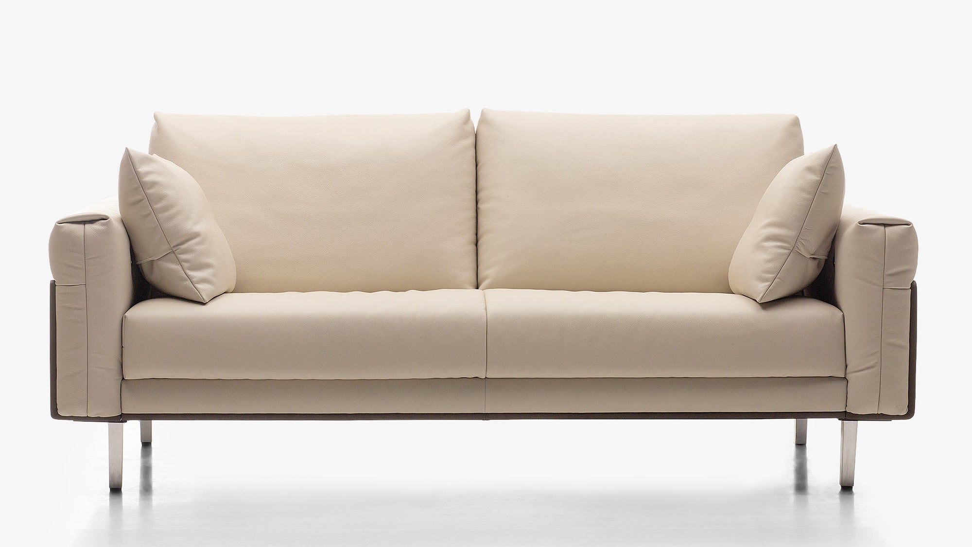 Cremefarbenes Ledersofa von Frank Sitzmobel Fsm, elegantes Design, ideal für Wohnzimmer.